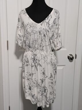 H&M White Floral V-Neck Elastic-Waist Mini Dress